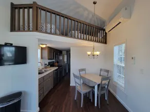 1 Bdrm Keys Cottage with Sleeping Loft Sleeps 8 - Image 2