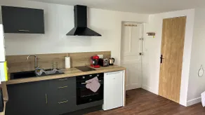 Cozy Haven in the Heart of Le Puy - Image 3