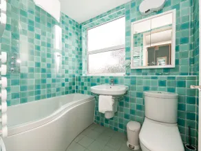 Chic 1-Bedroom Flat | Central Teddington - Image 5