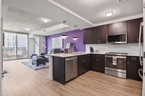 Magnificent Midtown Purple Rain Highrise / FIFA - Image 4