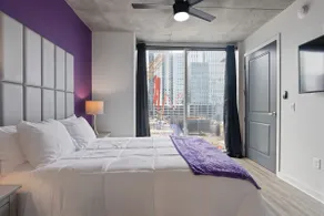 Magnificent Midtown Purple Rain Highrise / FIFA - Image 2