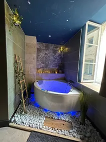 Romantic Bath & Starry Sky - Image 2