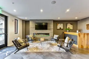 Modern condo near Capitol w/sauna & gym - Image 5