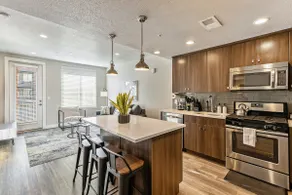 Modern condo near Capitol w/sauna & gym - Image 2
