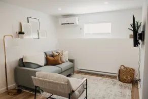 Cozy 1 Bedroom Apartment - Image 2