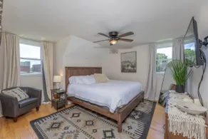 King Bed! Only 1.5 blocks to IMS-5 mi to downtown! - Image 3