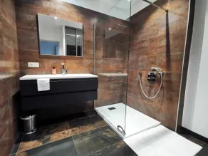 In Provenza vicino al Luberon. Casa contemporanea con piscina privata riscaldata - Image 4