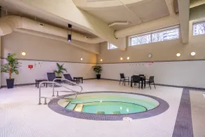 RARE-4BD/3BTH CityTownHouse W-Rooftop ~Hottub/Pool - Image 4