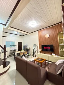 Cozy Apartment Unit with 2 Bedrooms - Image 4