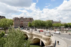 An Exceptional 1-BR at Quai des Orfèvres - Image 3