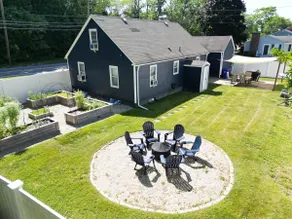 4BR Near Downtown Bristol w/ Yard & Parking - Image 2