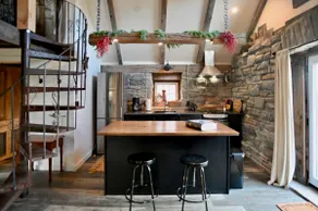 The Stone Cottage on Hay Bay - Image 3