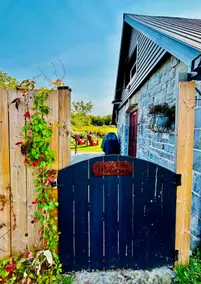 The Stone Cottage on Hay Bay - Image 2