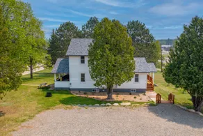 Ely Group Retreat 5 bedrooms, 3 Bath, Huge Lawn - Image 4