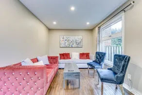 BIG 7 Bed Home w/ Pool Table & BBQ near Airport - Image 3