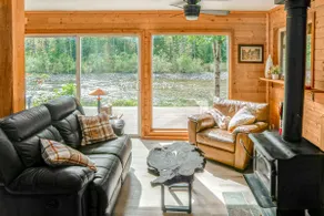Riverfront Skykomish Couples Retreat Hot Tub Sauna - Image 5