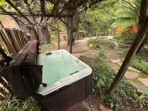 Either Way Hideaway - Image 3