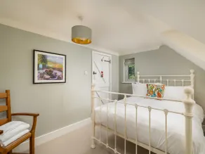 Stylish Cottage in Peaceful Village near Soho FH - Image 4