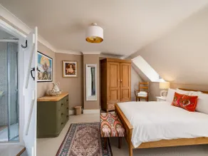 Stylish Cottage in Peaceful Village near Soho FH - Image 3