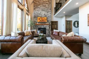 Mountain Retreat, 6000 Sq Feet of Luxury and Fun - Image 3