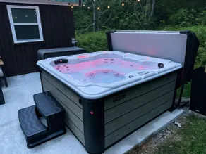 Private Cottage with Hot Tub Near Elk Mountain - Image 4