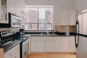 Lum The Queen - Superior One-Bedroom Apartment - Image 4