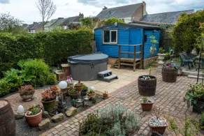 Harrys House Durham. quirky home & magical garden - Image 4
