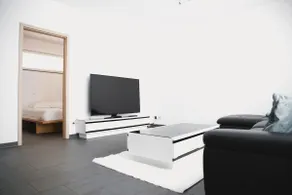 Modern & Bright 1BR Flat - Image 3