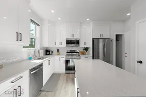 Jungle House | AirCon | Sleeps 8 | Near WEM & DT! - Image 3