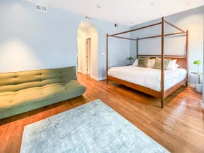 Penthouse, Parking, Private Deck, W/D, Back Bay! - Image 3
