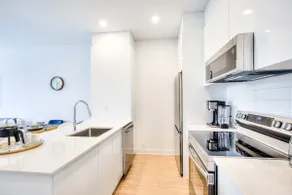Modern & Stylish Hideaway - Montreal 2BR Apartment - Image 3