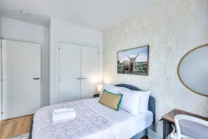 Modern & Stylish Hideaway - Montreal 2BR Apartment - Image 2