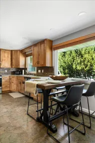 Large Fenced Yard ~ 3 Bed 1.5 Bath - Image 2