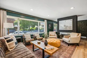 Andersonville Oasis | Sleeps 12 | Yard & Fire pit - Image 3