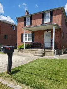 Entire House, 3 private parking spots - Image 2