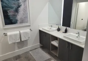 BRiX hotel style suite - Image 3