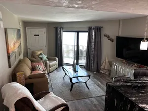 Oceanfront view Modern & Private Condo at Sunglow - Image 2