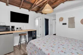 1920s Bungalow Studio w/ Courtyard Oasis - Image 4