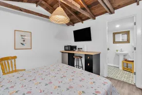 1920s Bungalow Studio w/ Courtyard Oasis - Image 2
