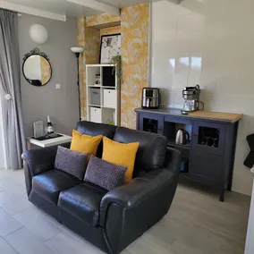 Hikers Haven Courtyard Apartment Tamaimo Tenerife - Image 2