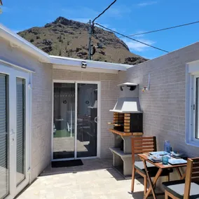 Hikers Haven Courtyard Apartment Tamaimo Tenerife - Image 4