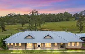 Hunter Valley Retreat | Spa, Pool & Firepit - Image 5