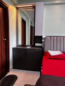 Luxurious 1bhk self service flat 600m from Beach - Image 3