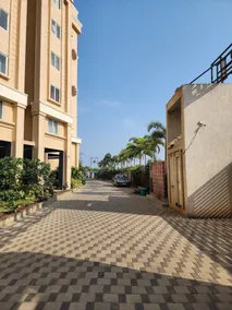 Luxurious 1bhk self service flat 600m from Beach - Image 5