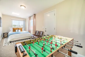 Fun Quiet Retreat, 9-min to beach, Deck, Foosball - Image 4