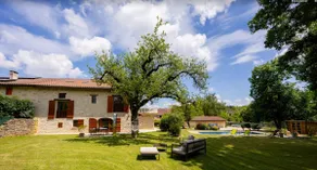 Country cottage – shared pool – 3 stars - Image 2