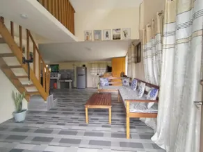 Cozy, little home near Albuera. - Image 2