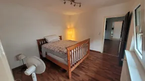 Snuggly Spacious Apartment Near Everything - Image 2