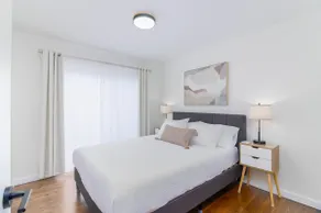 Modern Comfort |3BDR | Near DTW & Downtown Detroit - Image 5