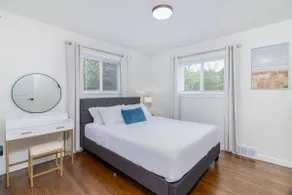 Modern Comfort |3BDR | Near DTW & Downtown Detroit - Image 4